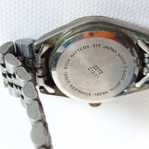 Gitano Silver And Gold Tone Metal Ladies Quartz Wrist Watch, New Battery - Picture 6 of 9